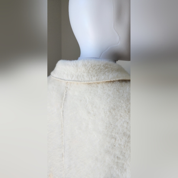 Luxurious Ivory Faux Fur Coat L - XL! - Picture 12 of 13